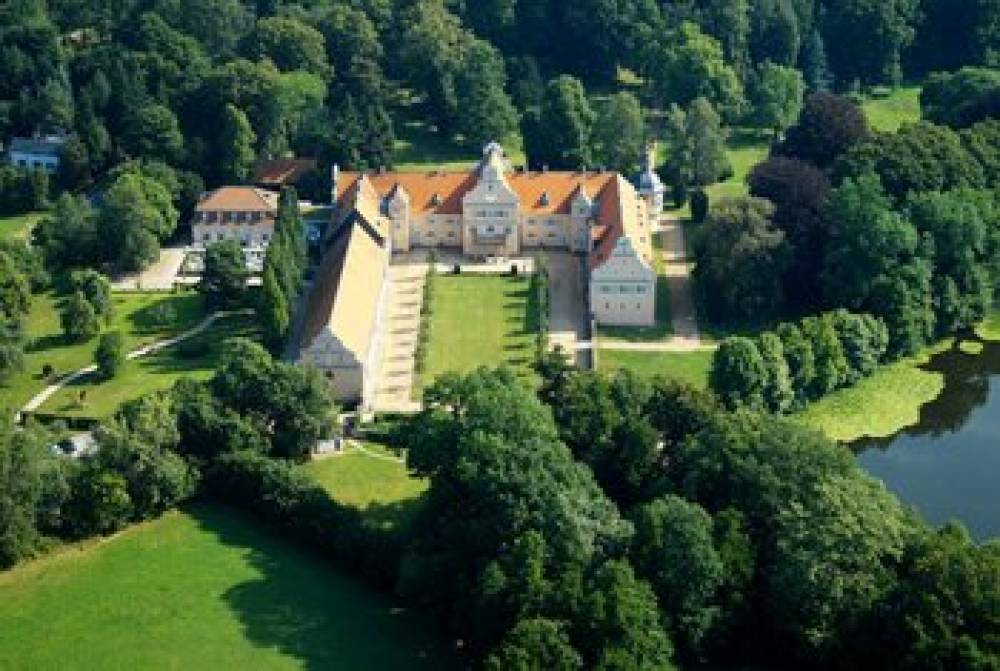 JAGDSCHLOSS KRANICHSTEIN 1