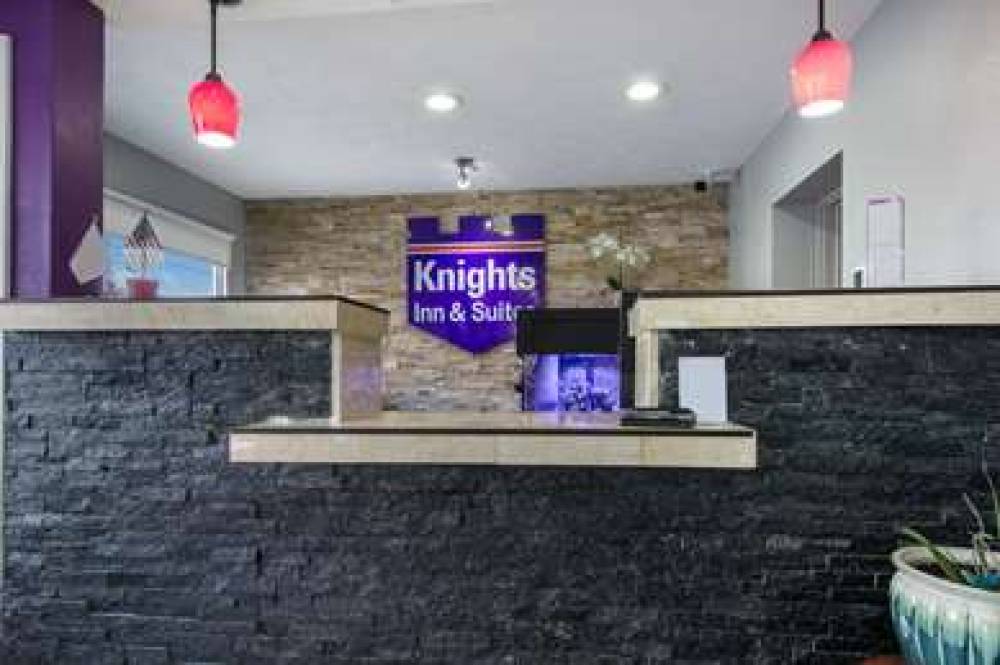 KNIGHTS INN  SUITES SALEM 6