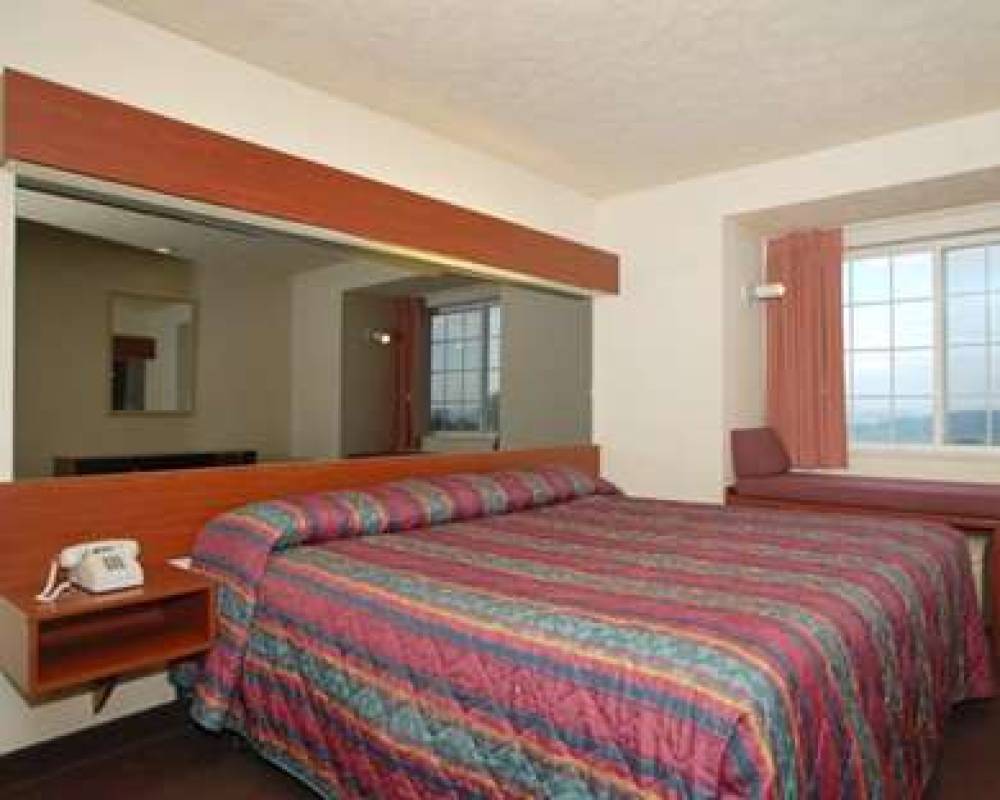 Knights Inn & Suites St. Clairsville 8