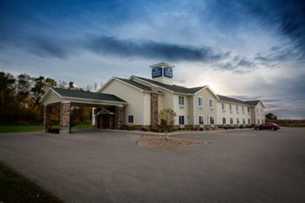 Knoxville, IA - Cobblestone Hotel And Suites 2