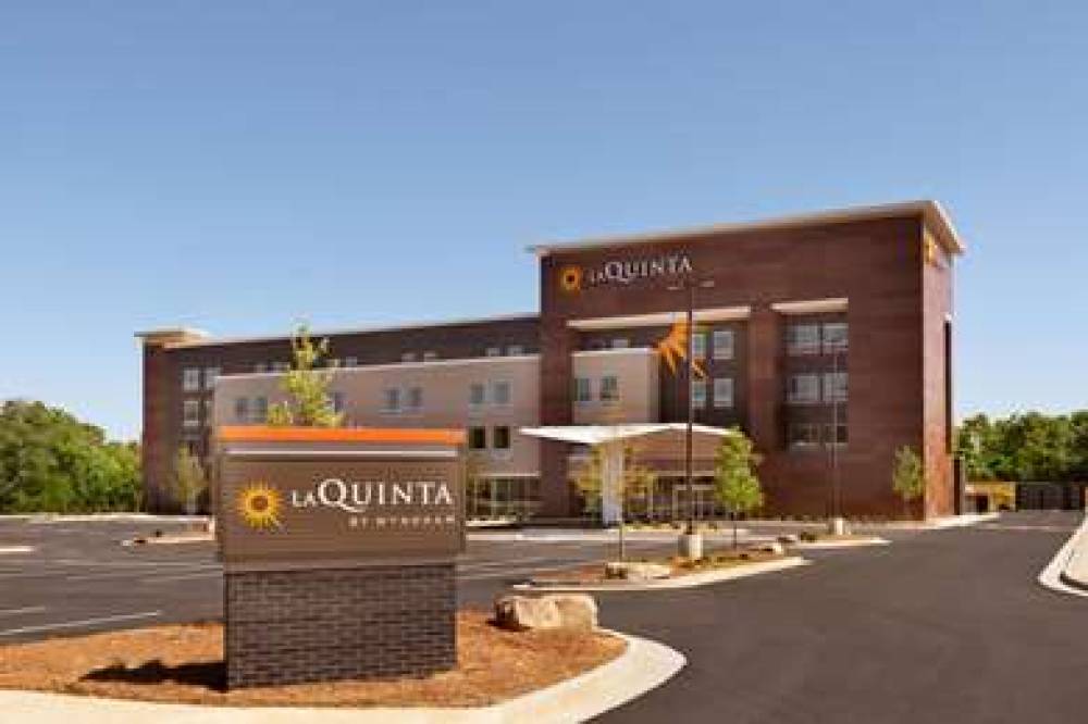 LA QUINTA BY WYNDHAM BRASELTON 1