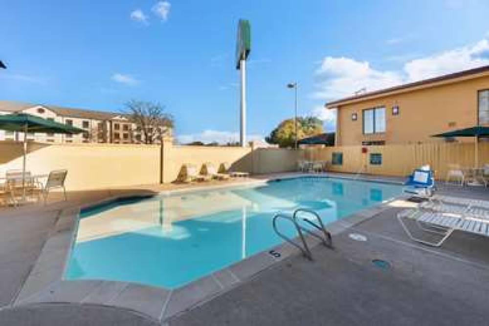 La Quinta Inn Bossier City 8