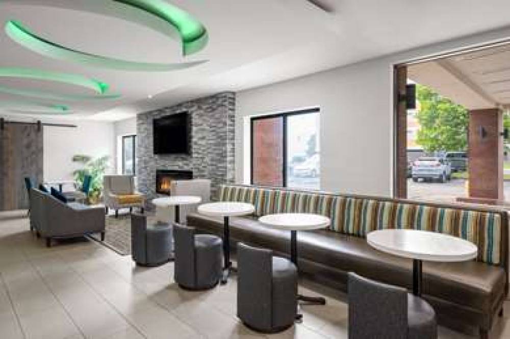 La Quinta Inn Indianapolis Airport Executive Drive 3