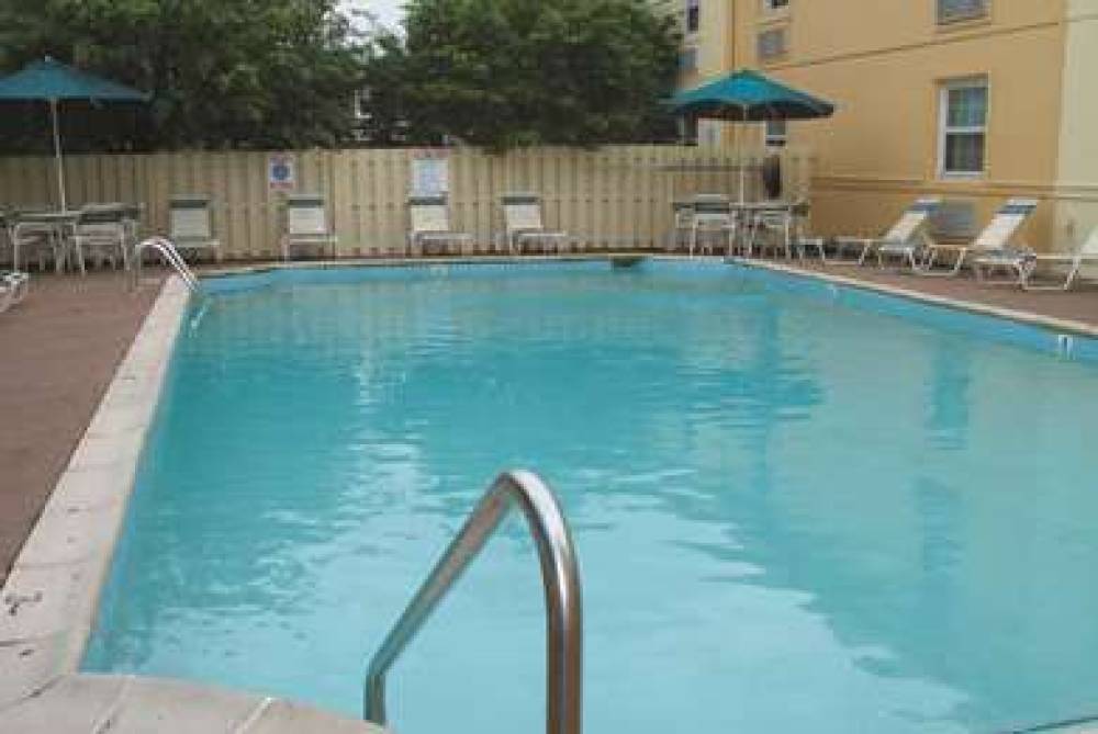 La Quinta Inn Indianapolis Airport Lynhurst 2