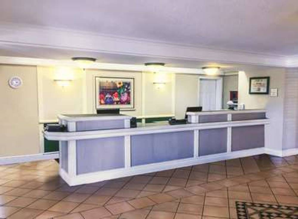 La Quinta Inn Moline Airport 5