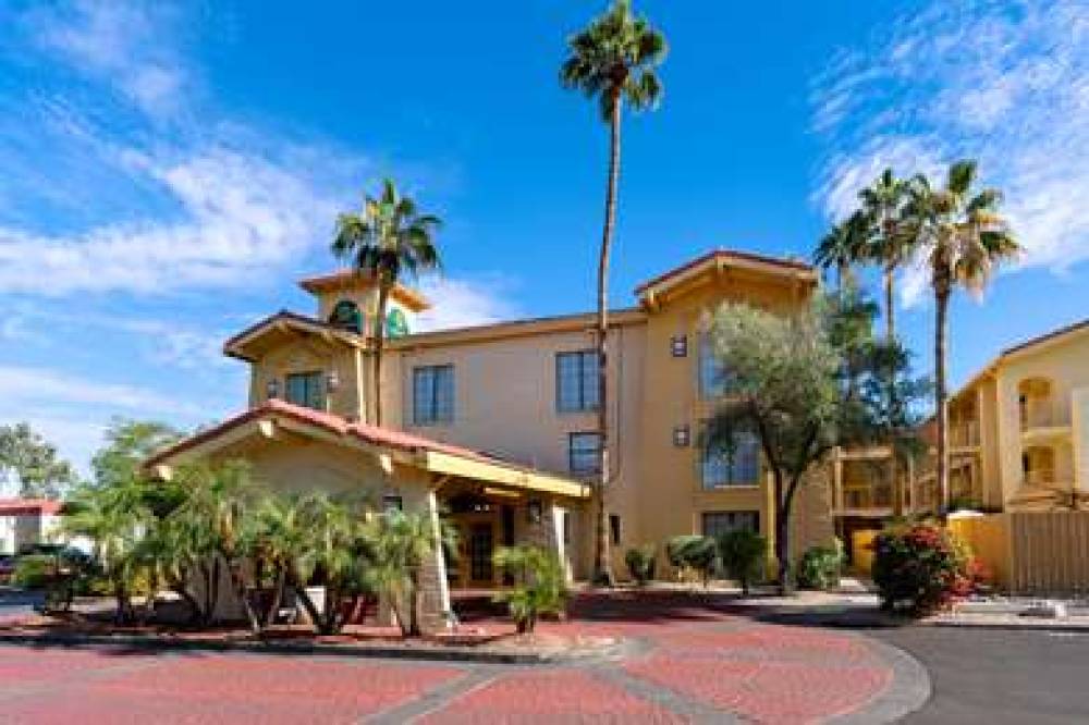 La Quinta Inn Phoenix Sky Harbor Airport 2