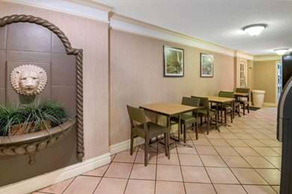 La Quinta Inn San Antonio Market Square 6