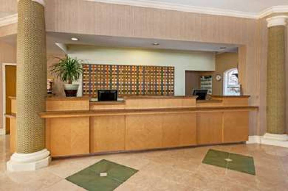 La Quinta Inn & Suites Albuquerque West 5