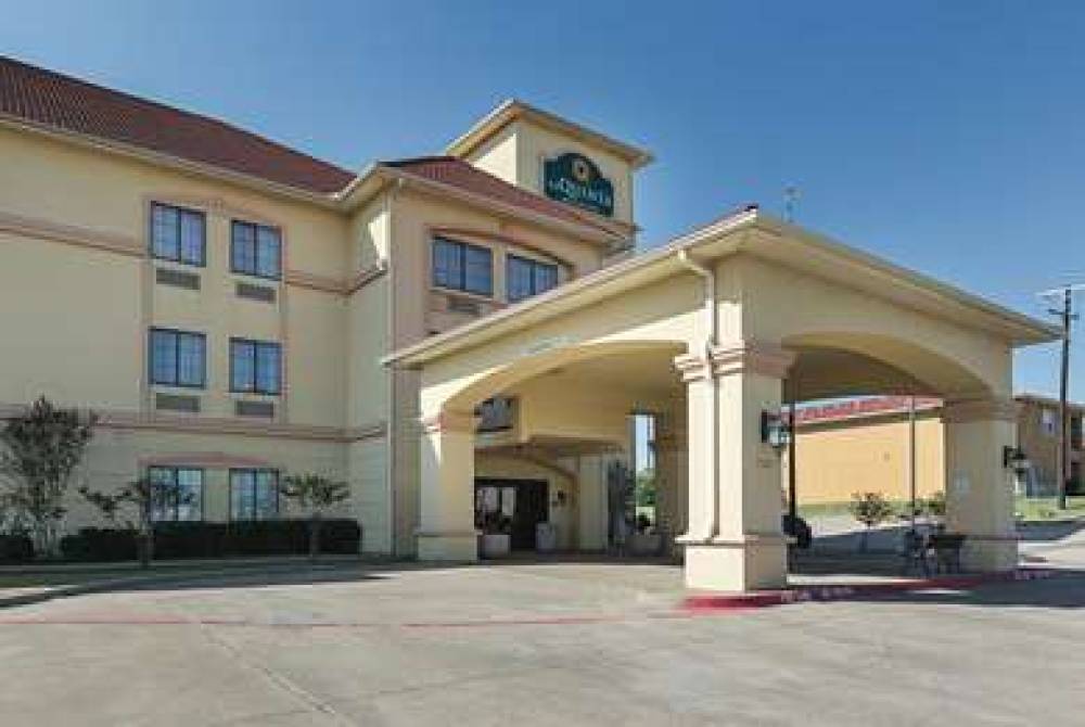 La Quinta Inn & Suites Alvarado 4