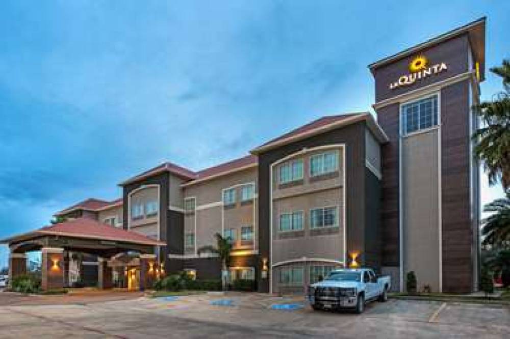 La Quinta Inn & Suites Alvin 2