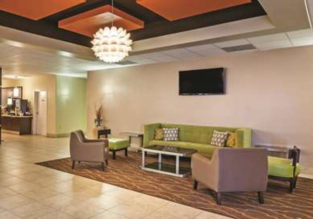 La Quinta Inn & Suites Angleton 9