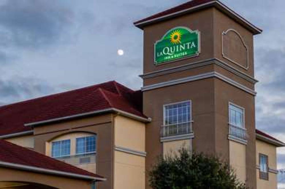 La Quinta Inn & Suites Angleton 7