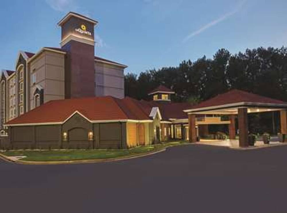 La Quinta Inn & Suites Atlanta Alpharetta 1