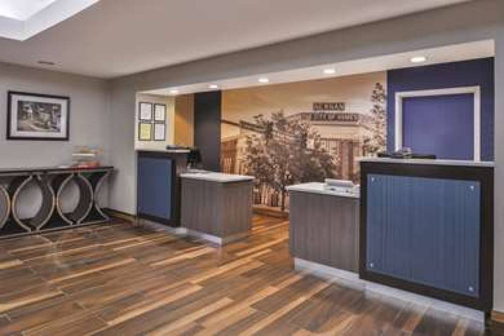 La Quinta Inn & Suites Atlanta South - Newnan 1