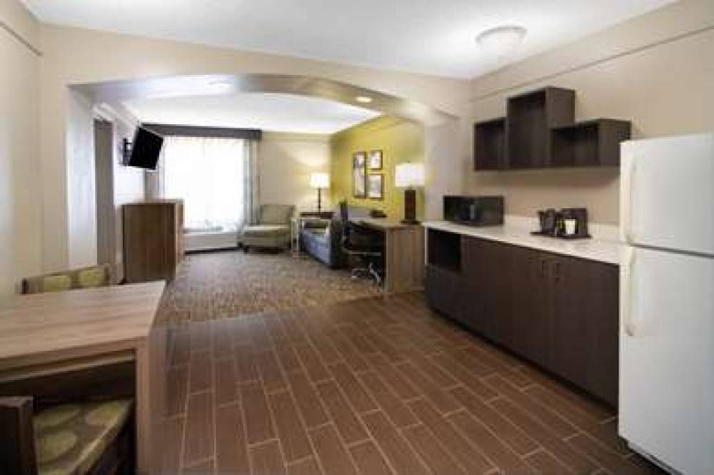 La Quinta Inn & Suites Atlanta Stockbridge 9