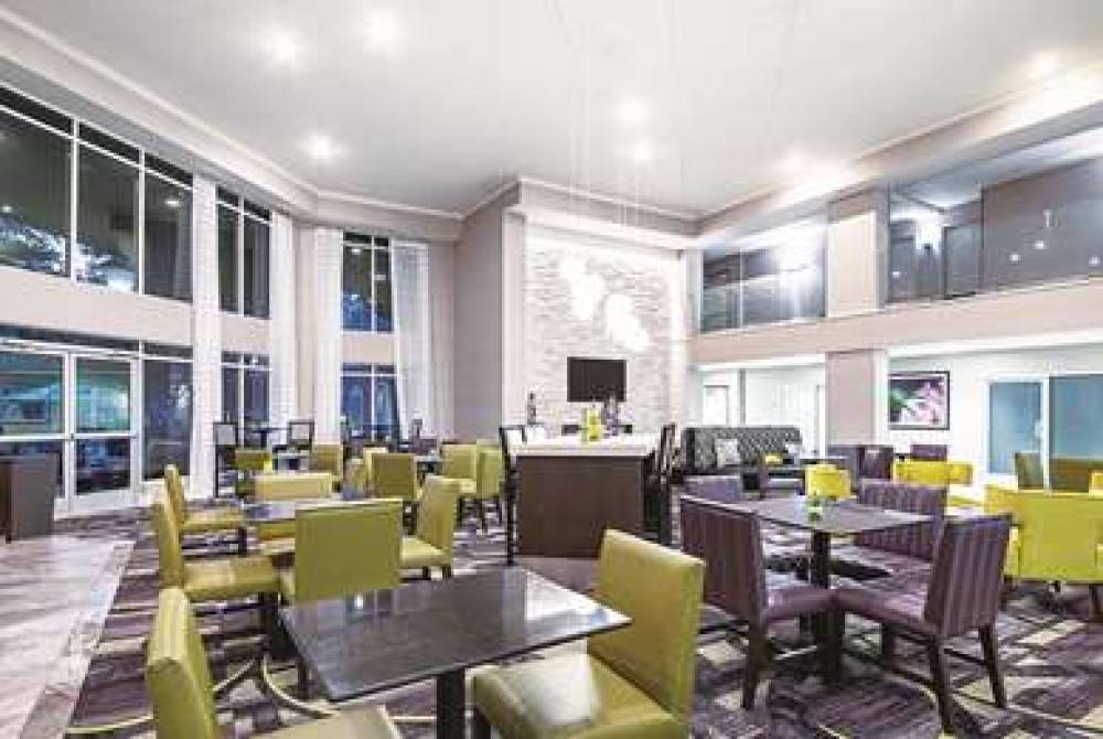 La Quinta Inn & Suites Austin Airport 5