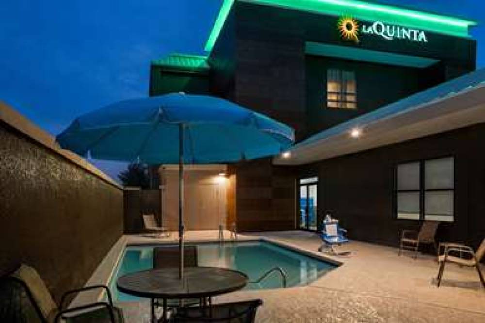 La Quinta Inn & Suites Austin - Round Rock North 10