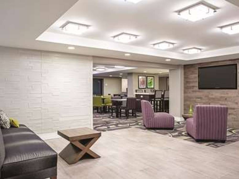 La Quinta Inn & Suites Baltimore N / White Marsh 6