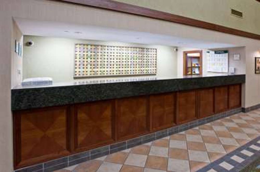 La Quinta Inn & Suites Bannockburn-Deerfield 7