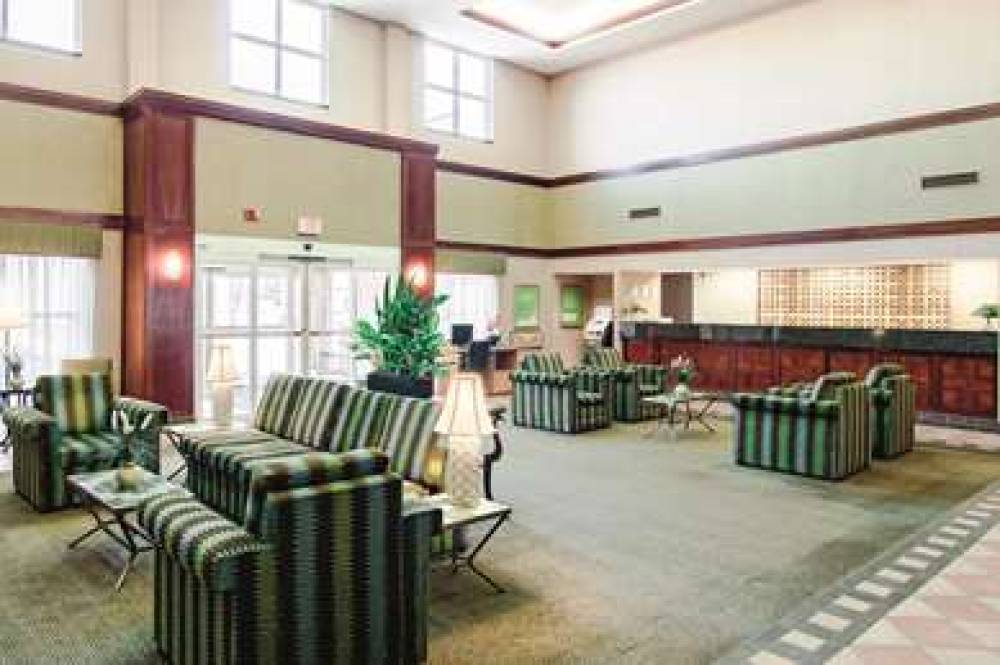 La Quinta Inn & Suites Bannockburn-Deerfield 9