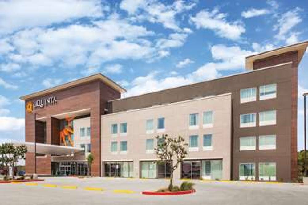 LA QUINTA INN & SUITES BARDSTOWN 1