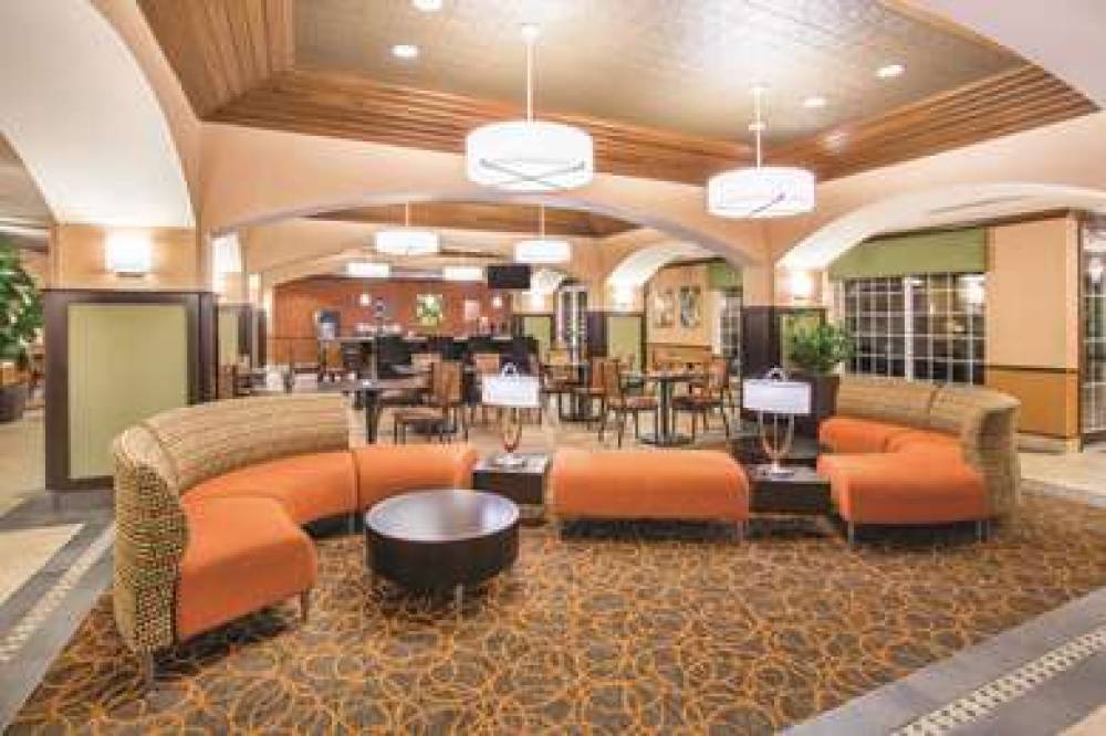 La Quinta Inn & Suites Bentonville 4