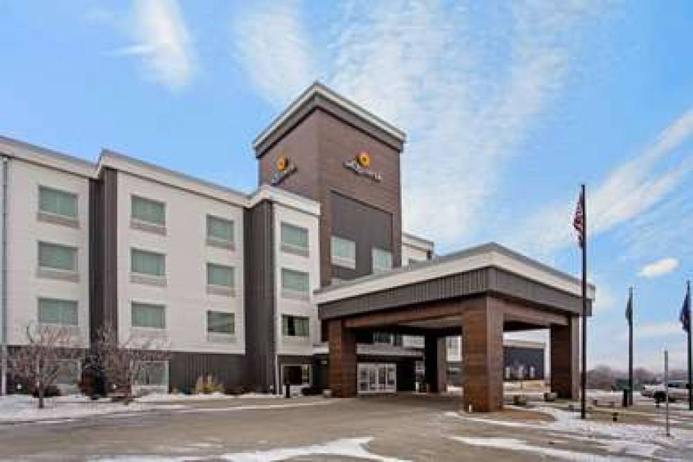 La Quinta Inn & Suites Bismarck 2