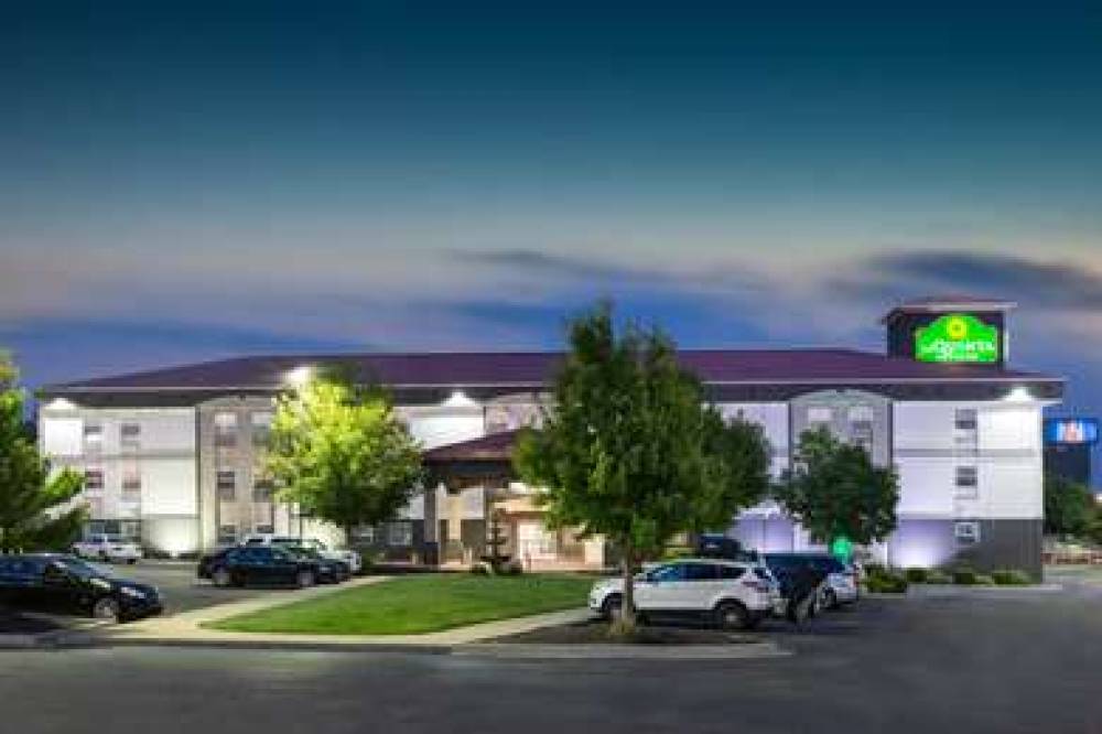 La Quinta Inn & Suites Blue Springs 4