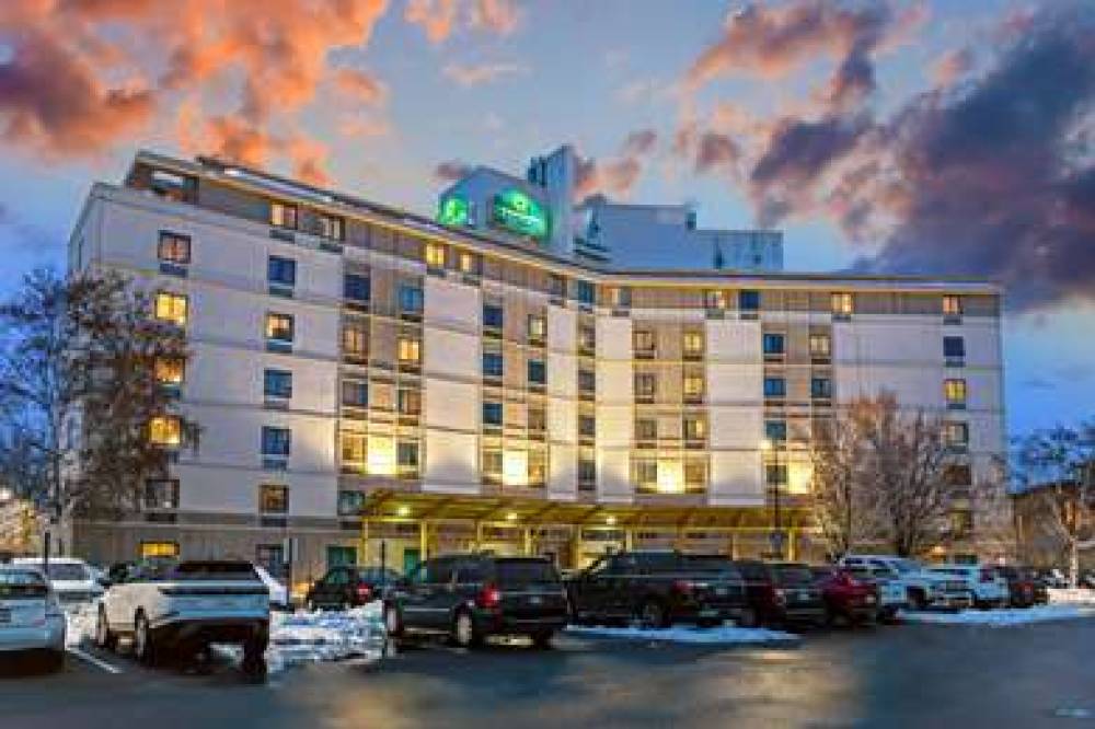 La Quinta Inn & Suites Boston Somerville