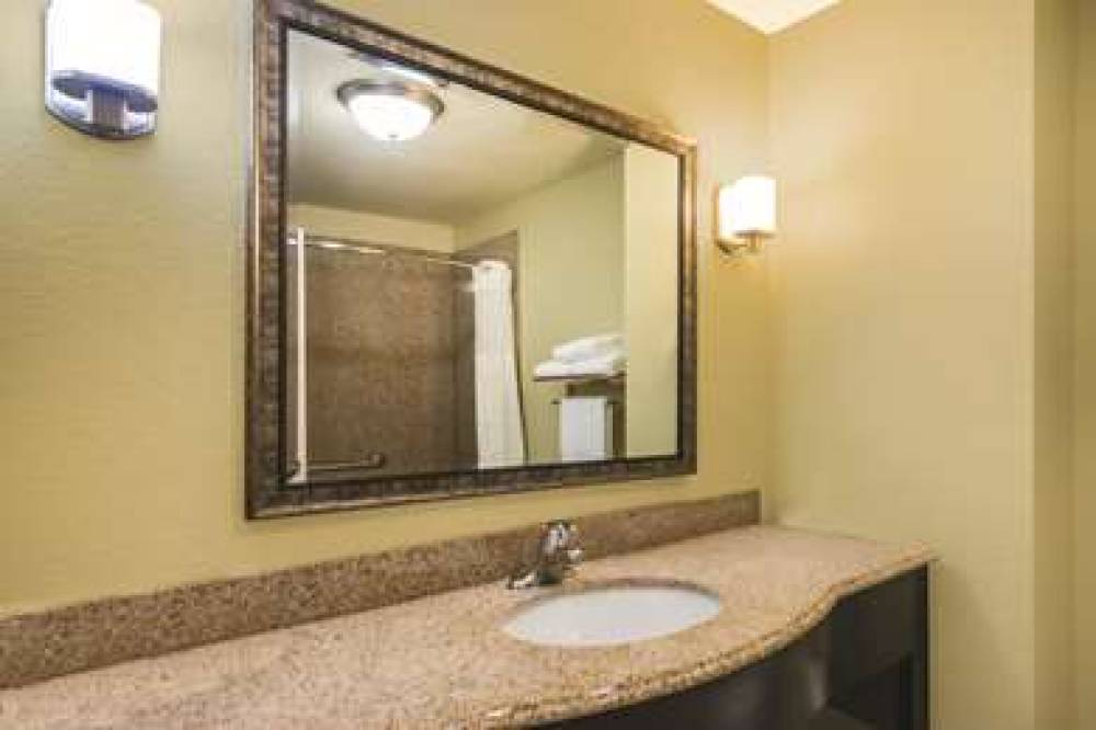 La Quinta Inn & Suites Brandon Jackson Airport E 10