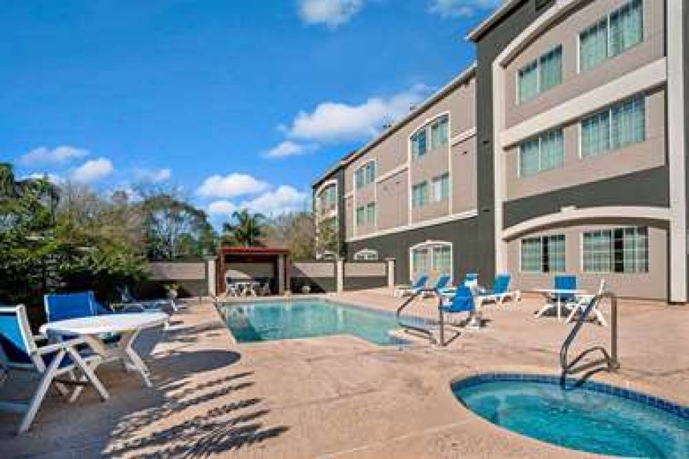 La Quinta Inn & Suites Brownsville North 9