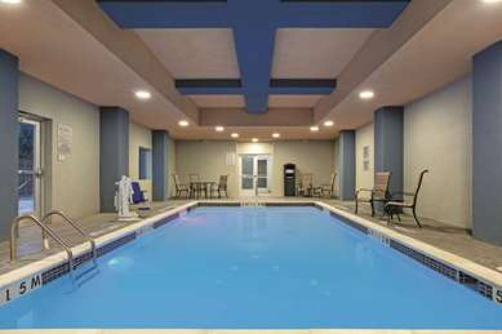 La Quinta Inn & Suites By Wyndham Amarillo Airport 6