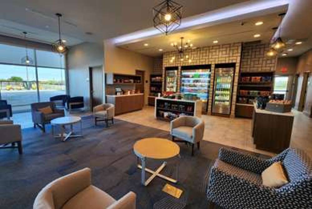 LA QUINTA INN & SUITES BY WYNDHAM D 10