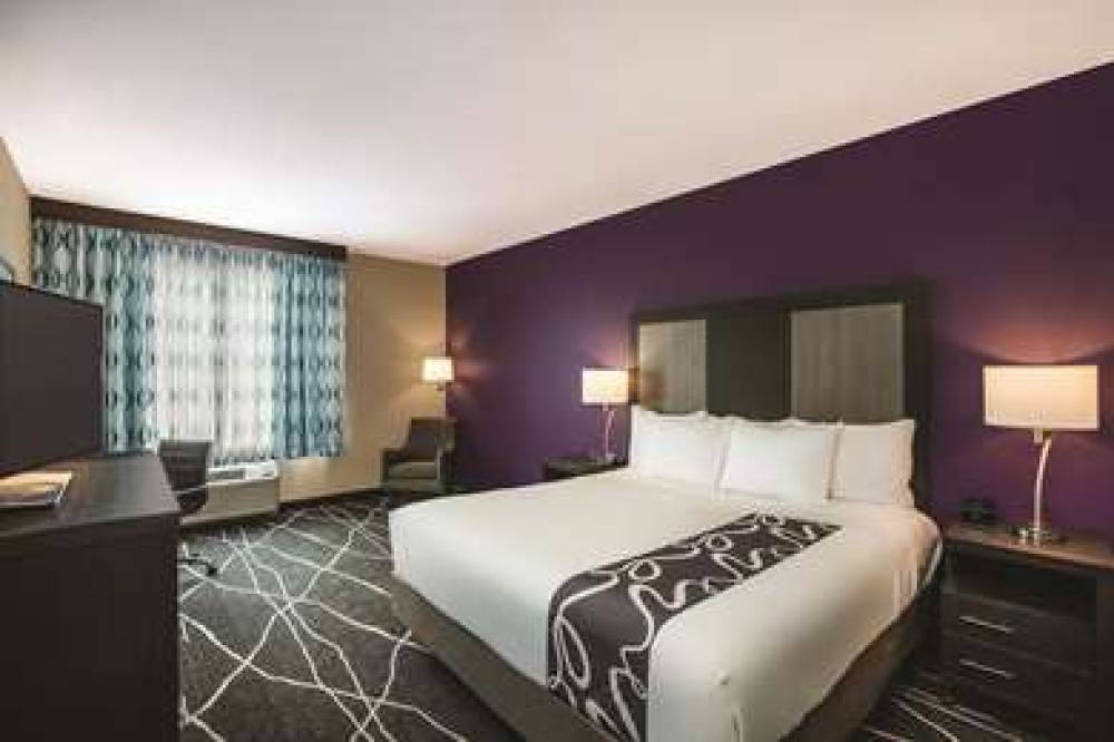 La Quinta Inn & Suites By Wyndham Dallas Northeast-Arboretum 9