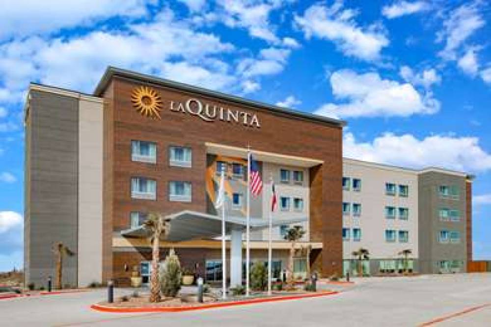 LA QUINTA INN & SUITES BY WYNDHAM F 1