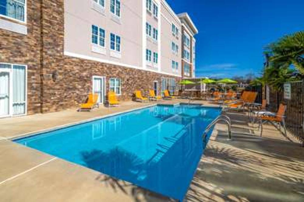 La Quinta Inn & Suites By Wyndham Forsyth 8