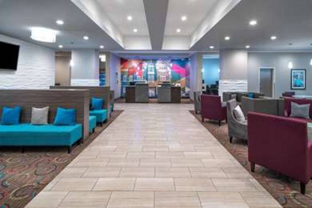 La Quinta Inn & Suites By Wyndham Forsyth 5