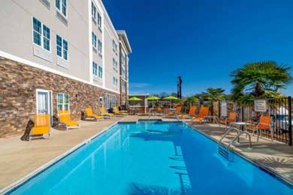 La Quinta Inn & Suites By Wyndham Forsyth 7