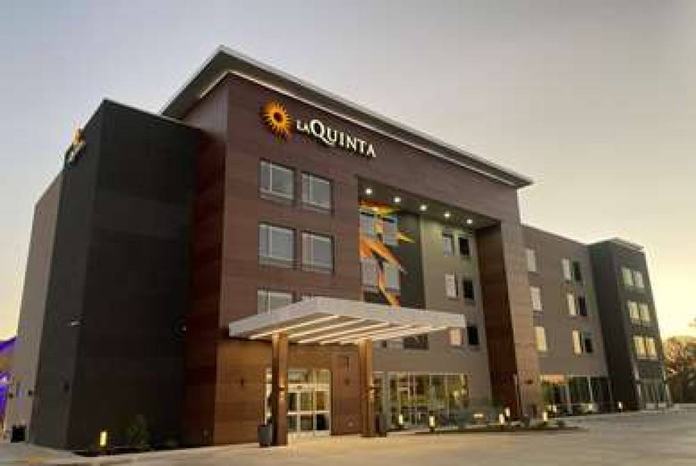 La Quinta Inn & Suites By Wyndham Galt 2