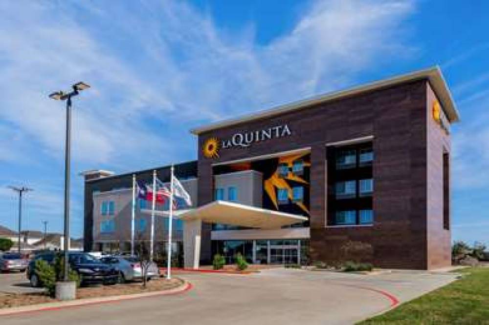 La Quinta Inn & Suites By Wyndham Houston Cypress 1