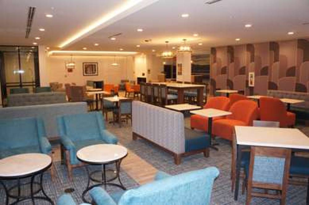 LA QUINTA INN & SUITES BY WYNDHAM L 10