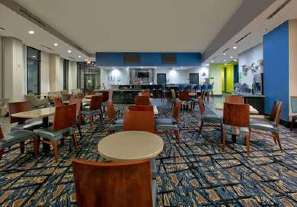 LA QUINTA INN & SUITES BY WYNDHAM L 2