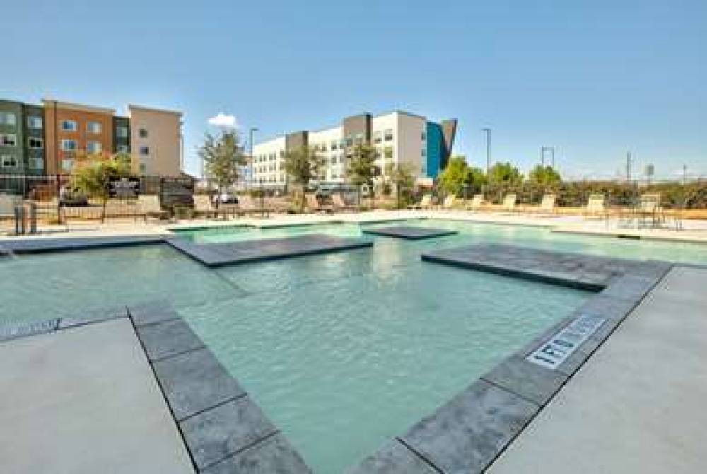 LA QUINTA INN & SUITES BY WYNDHAM L 4