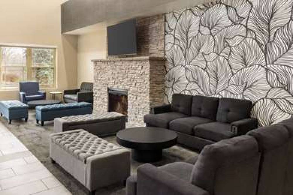 LA QUINTA INN & SUITES BY WYNDHAM L 6