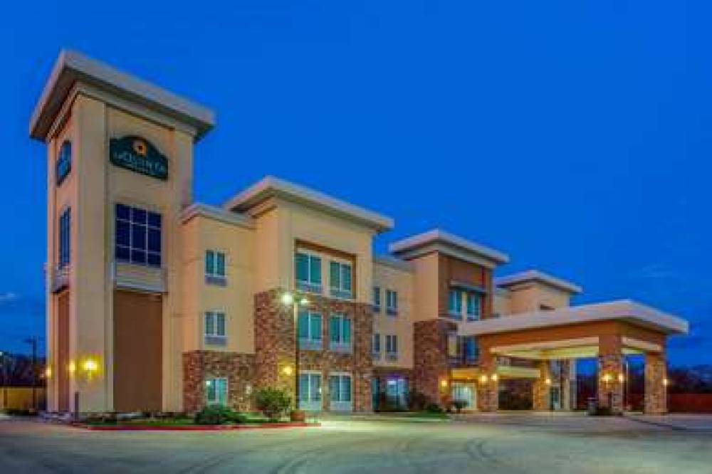 La Quinta Inn & Suites By Wyndham Luling 4