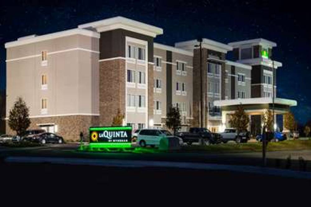 La Quinta Inn & Suites By Wyndham Morgantown 3