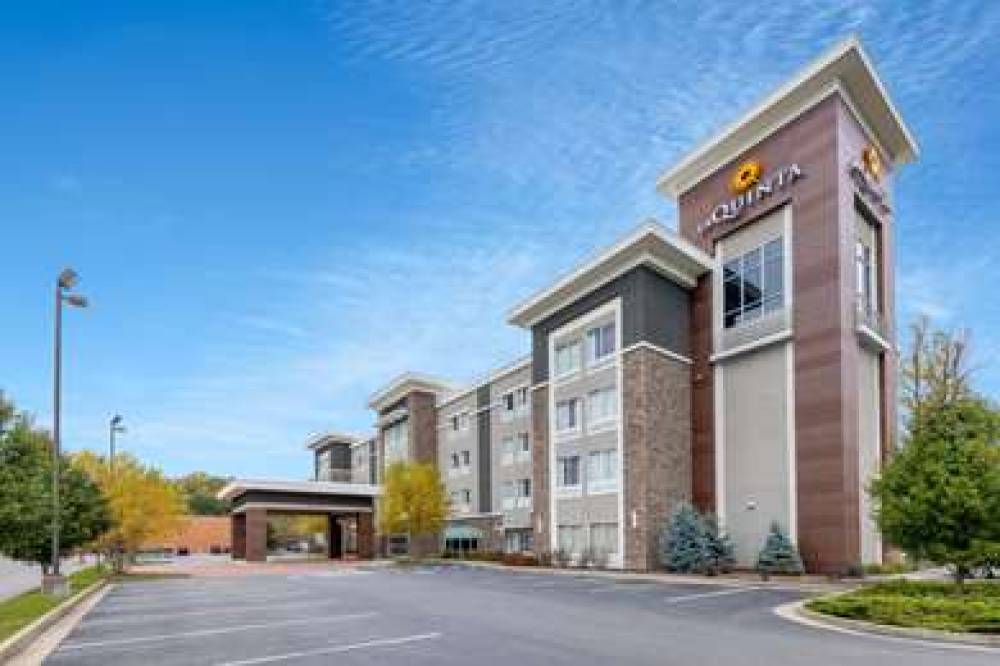 La Quinta Inn & Suites By Wyndham Morgantown 4