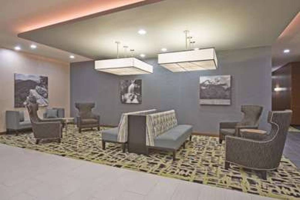 La Quinta Inn & Suites By Wyndham Morgantown 1