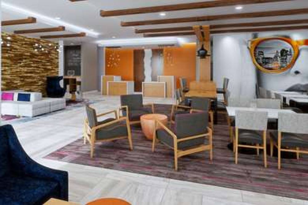 LA QUINTA INN & SUITES BY WYNDHAM P 7