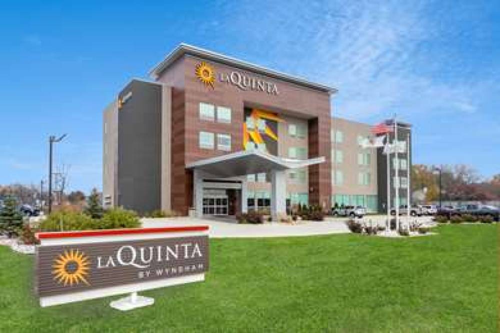 LA QUINTA INN & SUITES BY WYNDHAM S 1